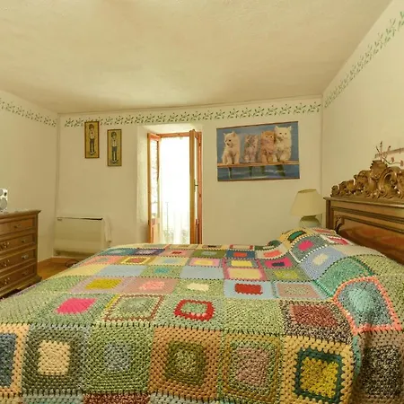 3 Bedroom Awesome In Campiglia Cervo